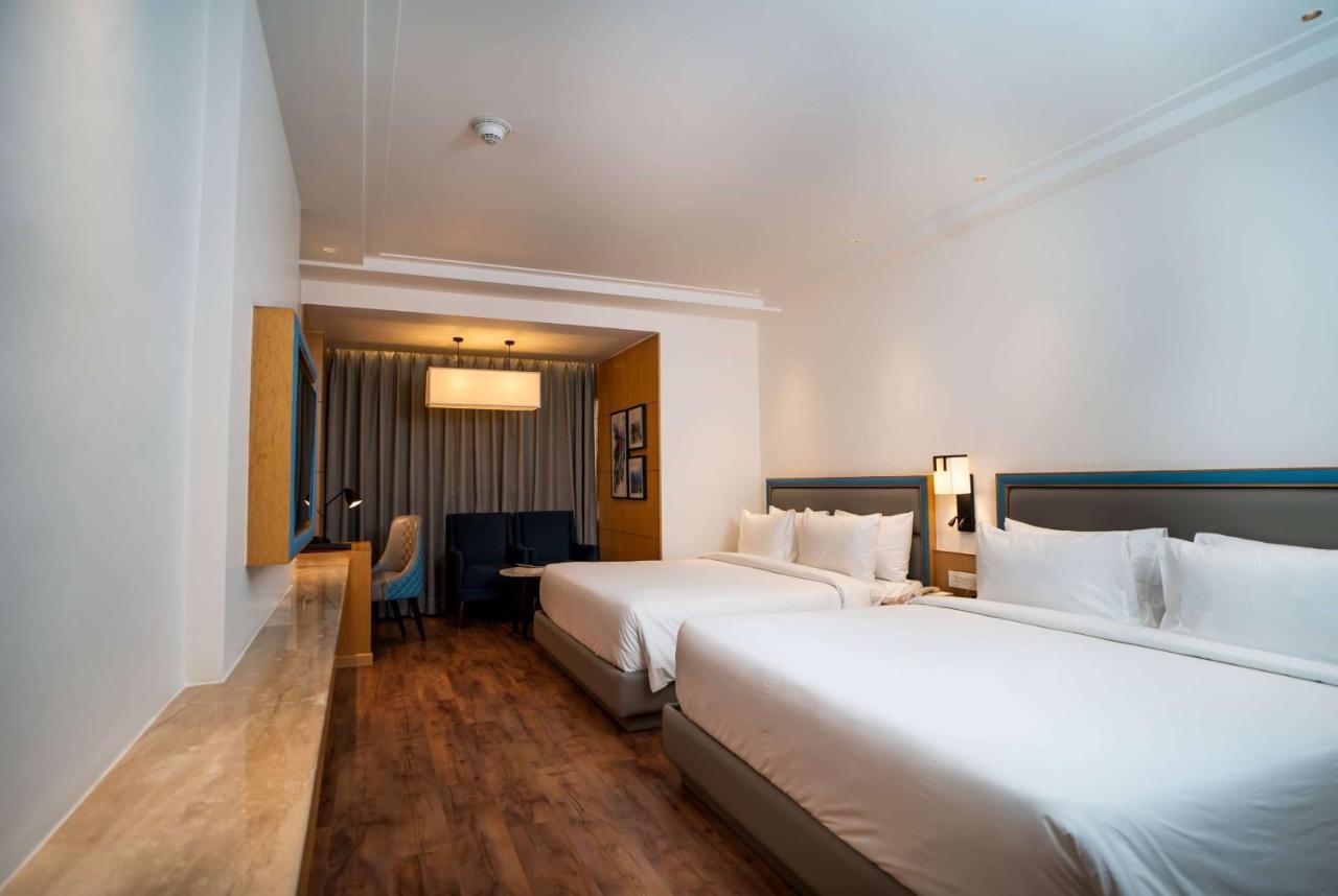 Ramada By Wyndham Katra Station Road Hotel Exterior foto