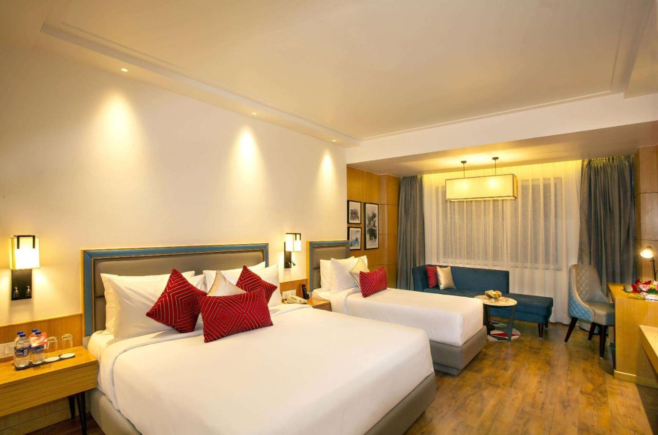 Ramada By Wyndham Katra Station Road Hotel Exterior foto